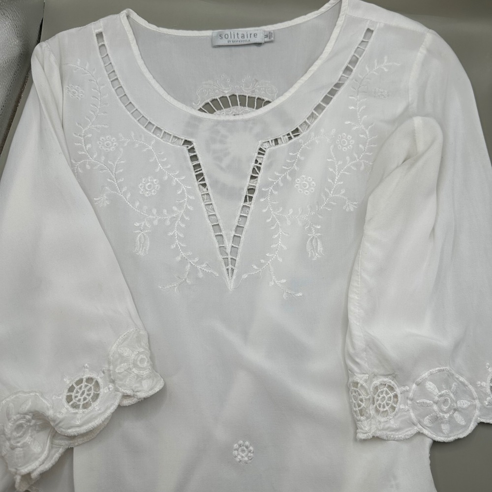 Solitaire by‎ Ravi Khosla Blouse Women Medium White Boho Embroidered Eyelet Top